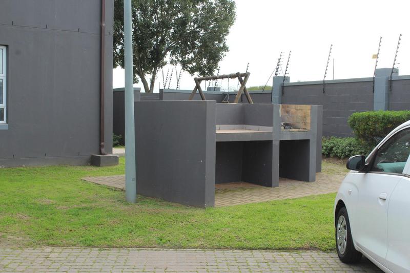2 Bedroom Property for Sale in Buhrein Western Cape